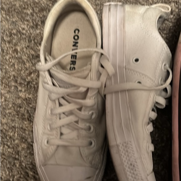 Converse - Picture 2 of 3